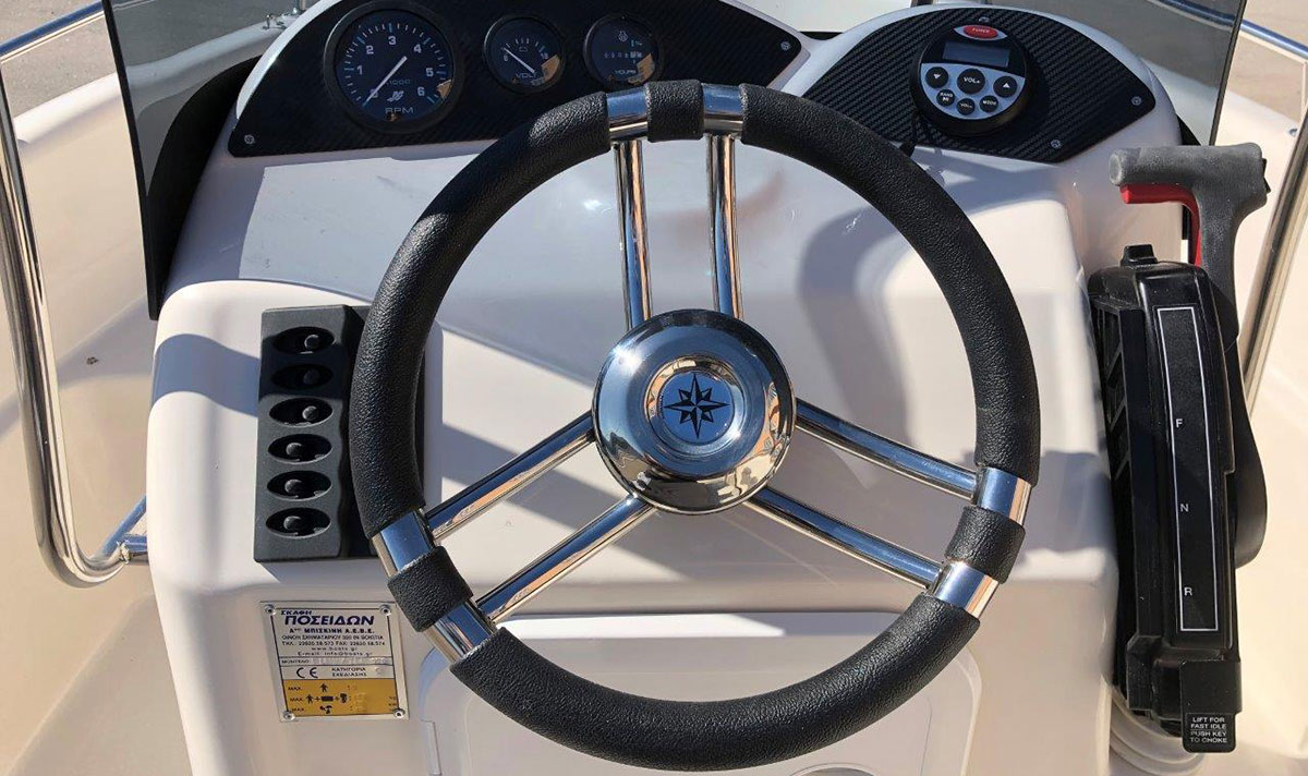 butterfly-30-hp-comfort-8-pax-04-san-stefano-boats-corfu-boat-hire